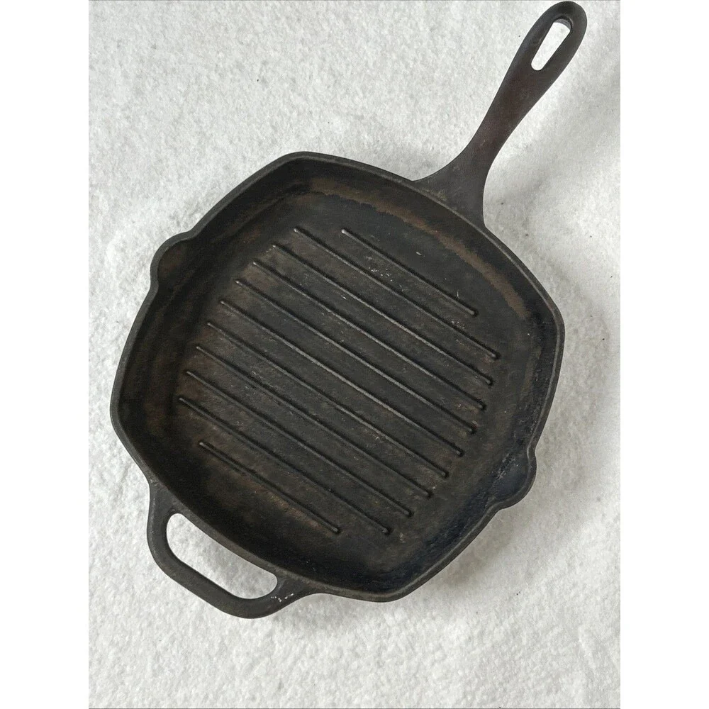 Victoria 10-Inch Cast Iron Skillet Pre-Seasoned Cast-Iron 10 Inch Black Used